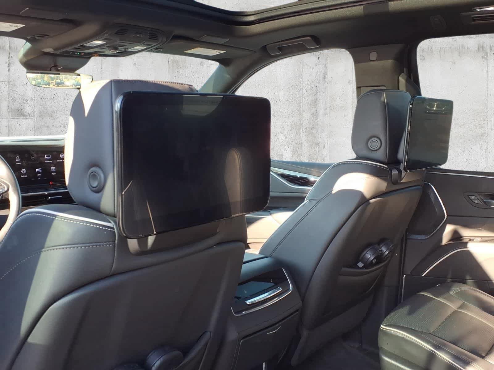 Used 2023 Cadillac Escalade ESV Sport w/ LPO, ONYX Package AWD/4WD image 9