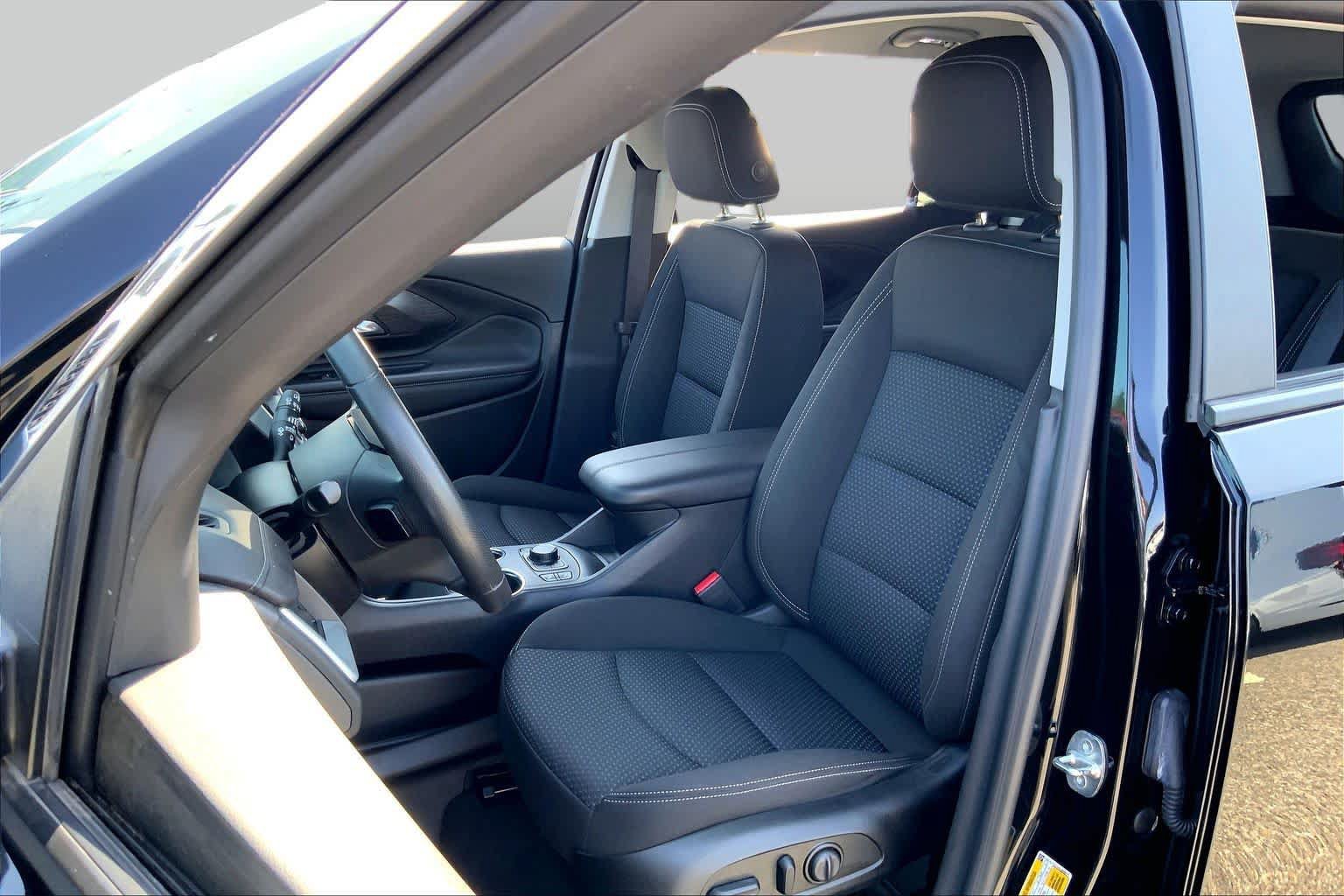 Used 2023 GMC Terrain SLE w/ Driver Convenience Package AWD/4WD image 9