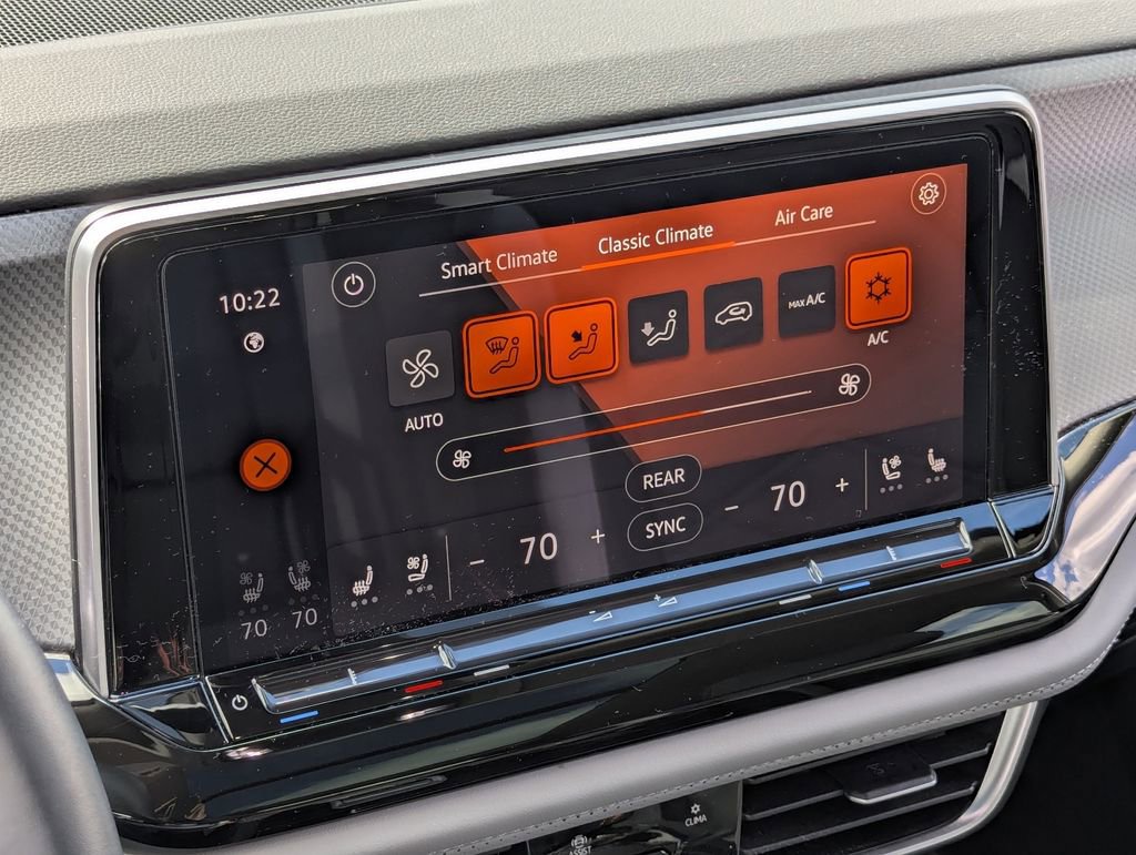 Used 2025 Volkswagen Atlas Peak Edition SE image 19