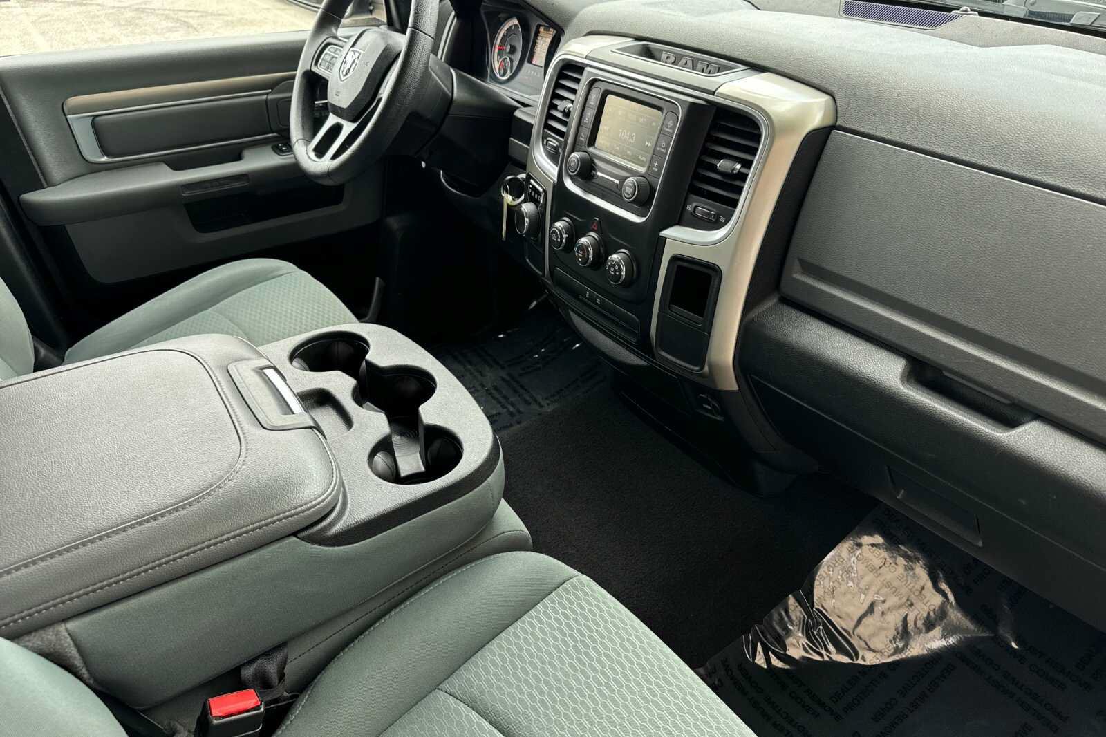 Used 2018 RAM 1500 Classic SLT RWD image 15