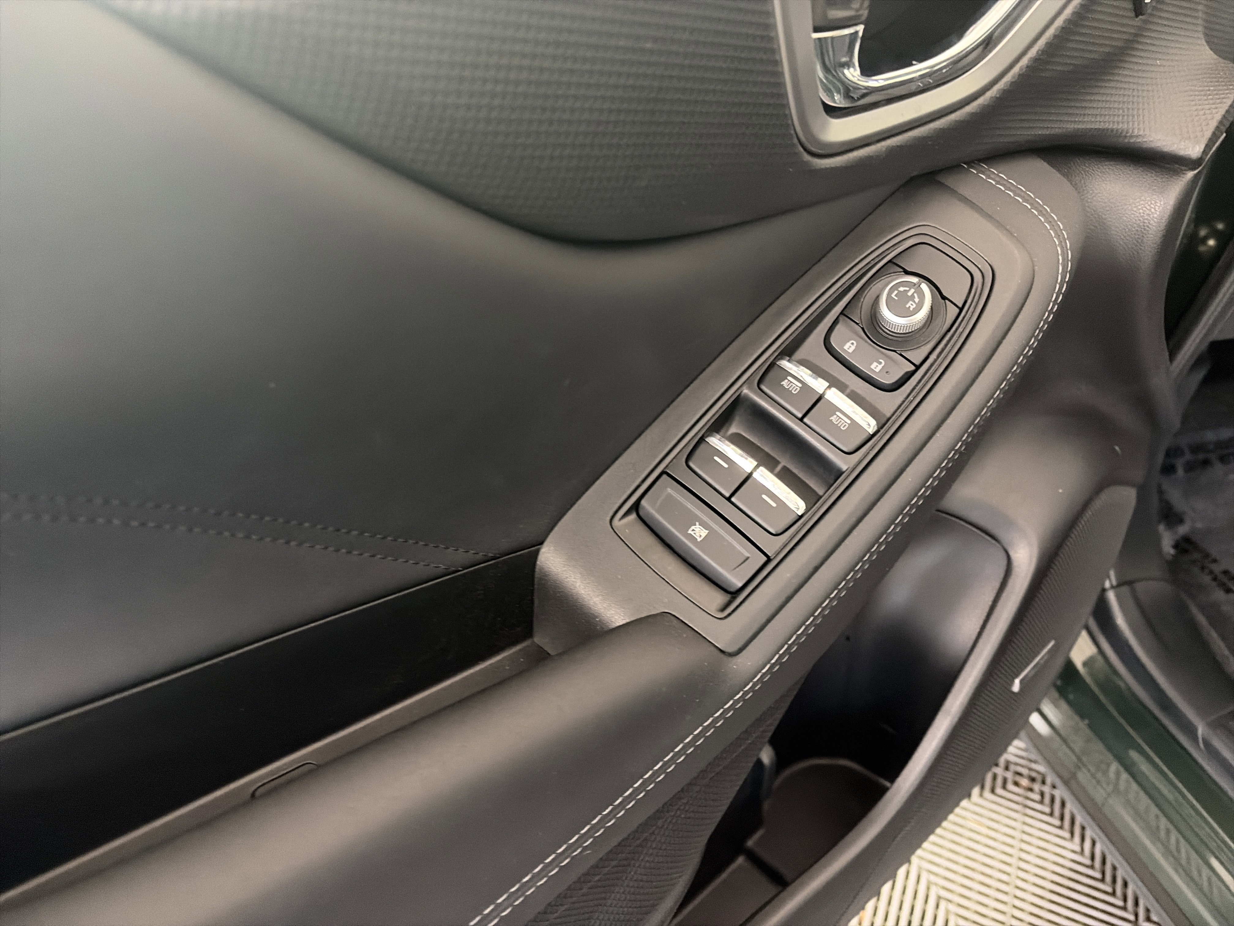 Used 2023 Subaru Forester Touring image 13