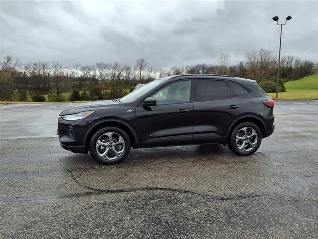 Used 2025 Ford Escape ST-Line image 34