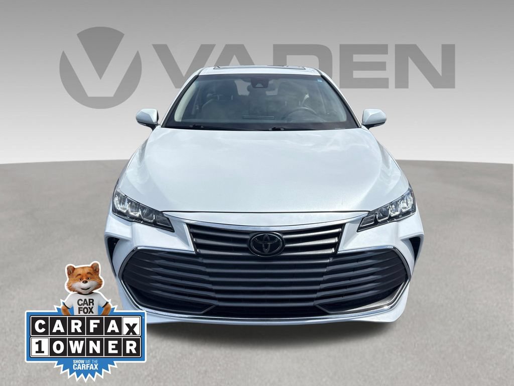 Used 2020 Toyota Avalon XLE w/ Moonroof Package FWD image 2