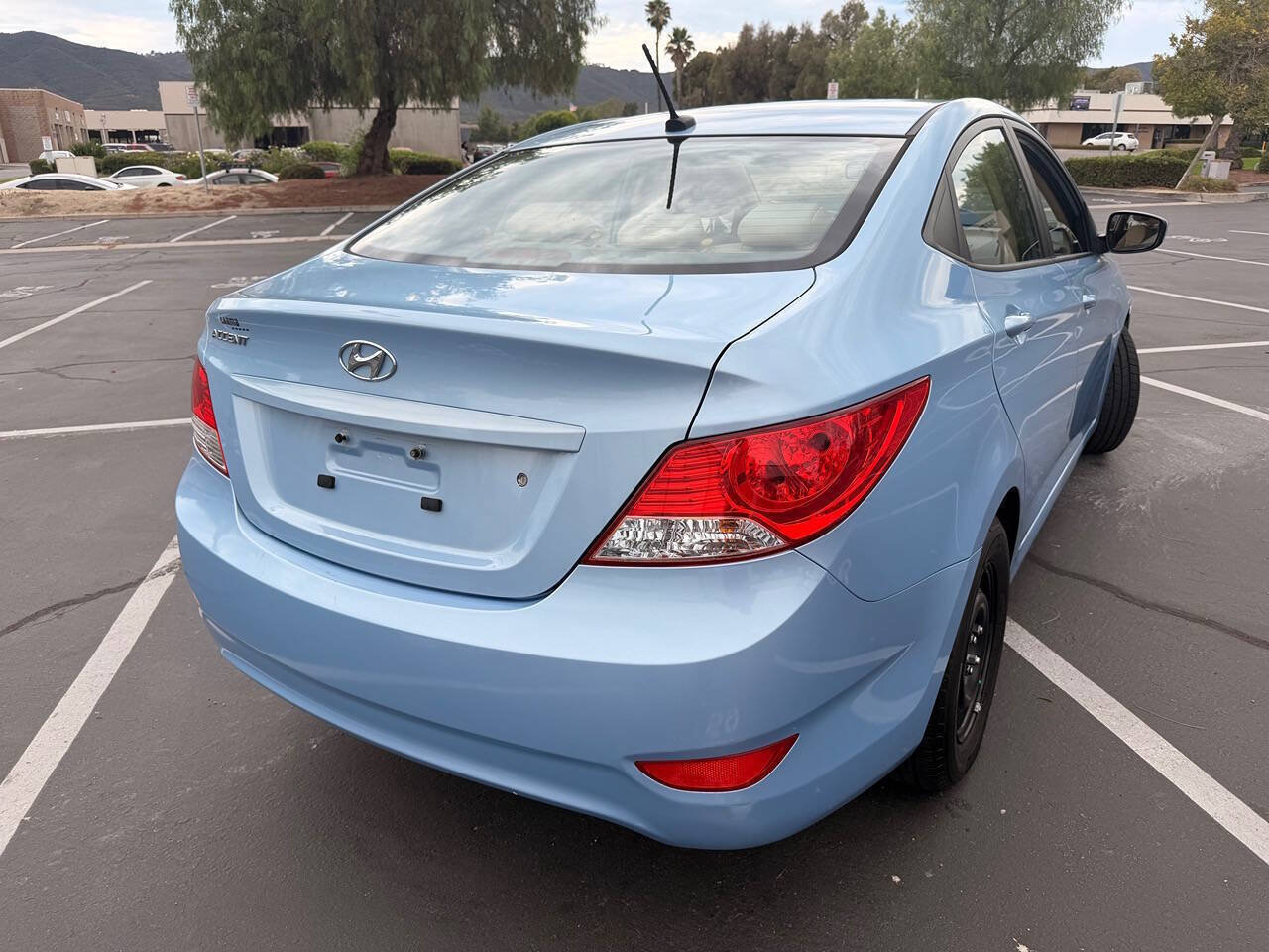 Used 2014 Hyundai Accent GLS FWD image 8