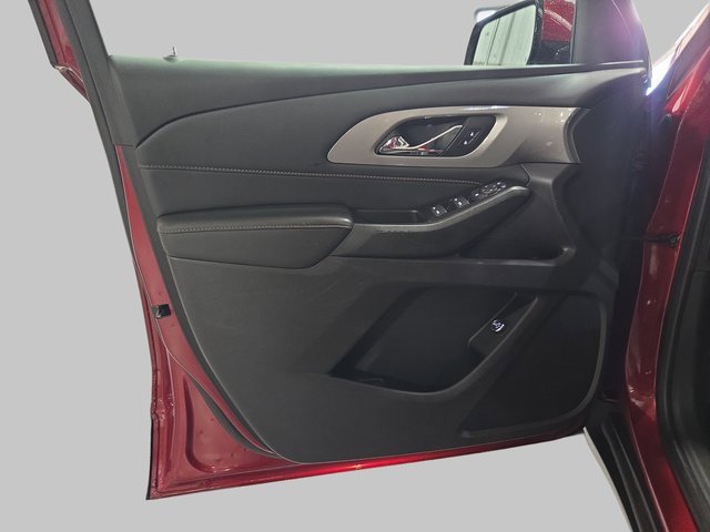 Used 2020 Chevrolet Traverse LT image 30
