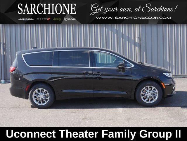 New 2026 Chrysler Pacifica Select
