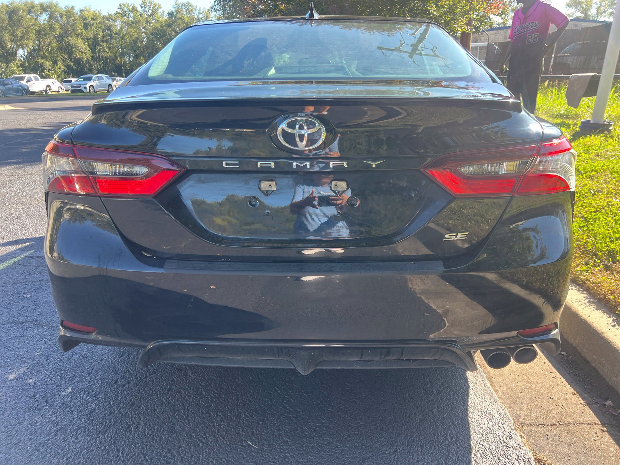 Used 2022 Toyota Camry SE FWD image 6