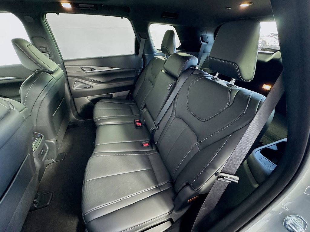 Certified 2025 INFINITI QX60 Luxe w/ Black Edition image 26