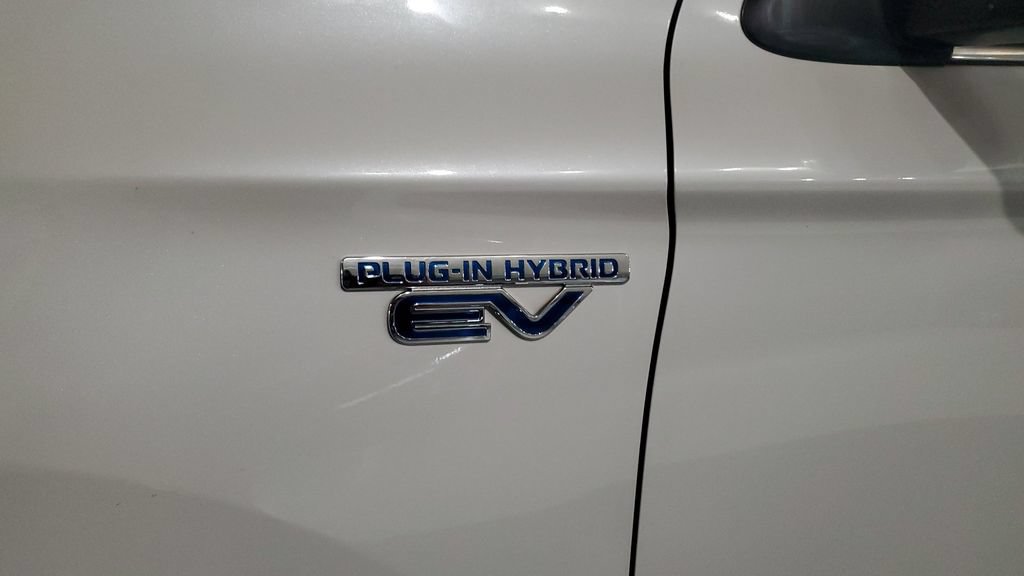 Used 2018 Mitsubishi Outlander GT AWD/4WD image 8