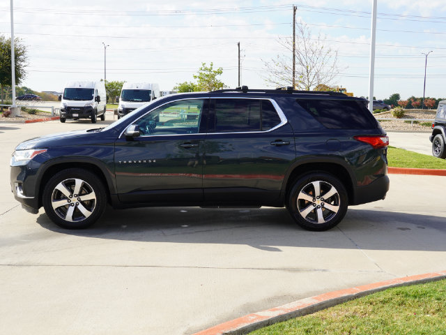 Used 2021 Chevrolet Traverse LT w/ LT Premium Package AWD/4WD image 3