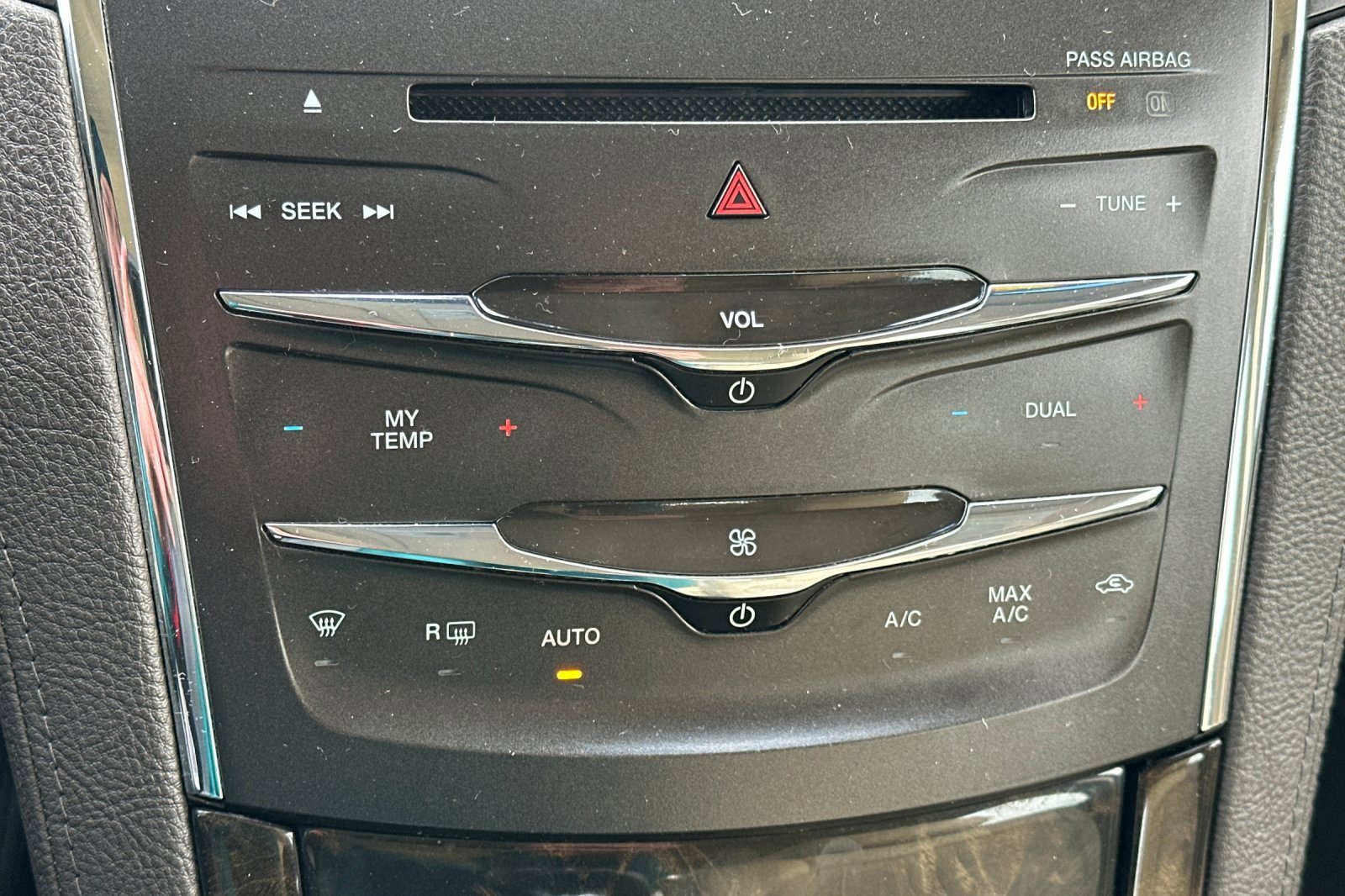 Used 2014 Lincoln MKS w/ Equipment Group 101A image 30