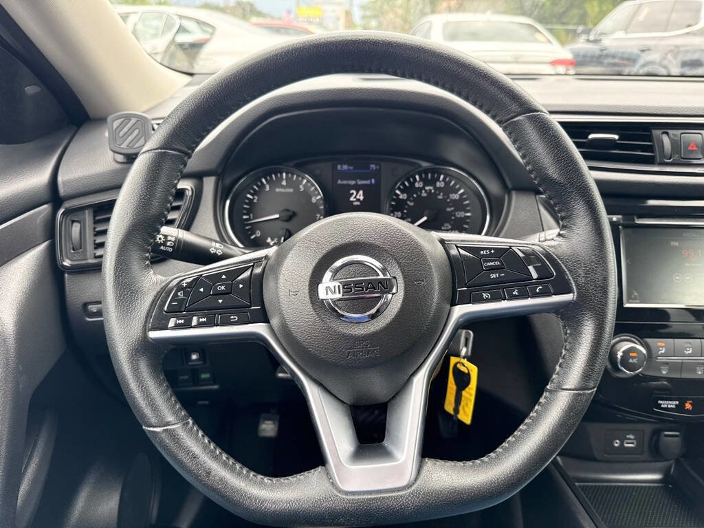 Used 2019 Nissan Rogue S w/ Special Edition Package FWD image 13