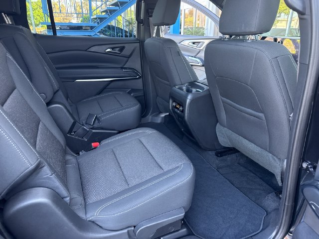 Used 2026 Chevrolet Traverse LT FWD image 33