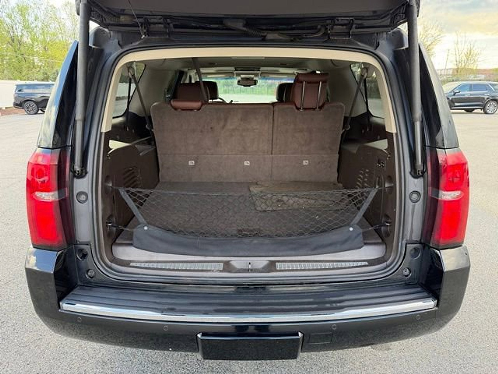 Used 2016 Chevrolet Suburban LTZ AWD/4WD image 25