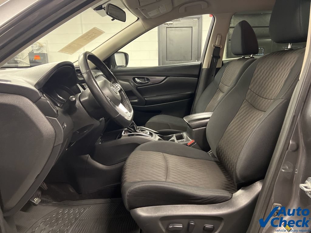 Used 2018 Nissan Rogue SV AWD/4WD image 22