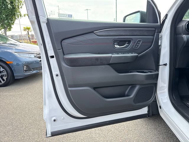 Certified 2026 Honda Pilot Black Edition image 16