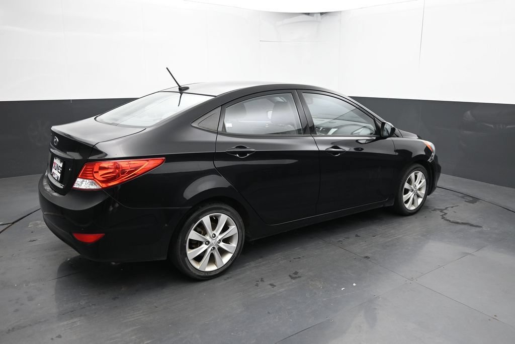 Used 2013 Hyundai Accent GLS w/ Premium Pkg FWD image 10