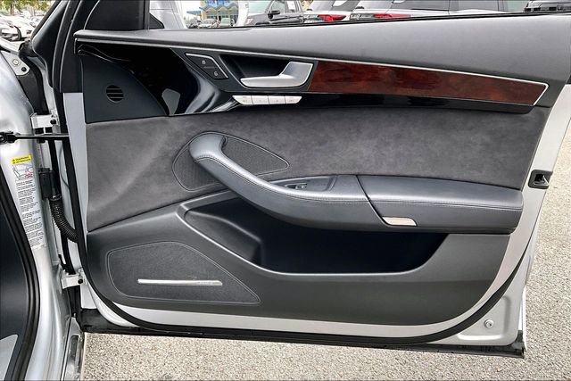 Used 2013 Audi A8 L 4.0T image 27