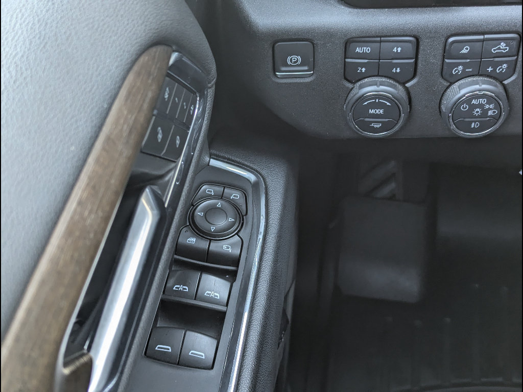 Used 2024 Chevrolet Silverado 1500 High Country w/ Technology Package AWD/4WD image 29
