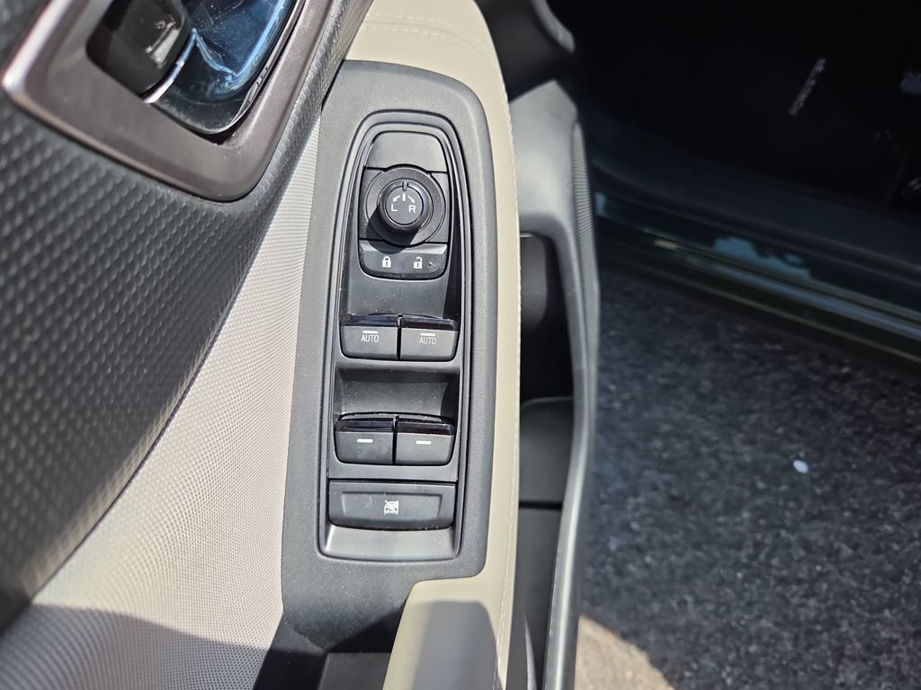 Used 2022 Subaru Forester Premium AWD/4WD image 24