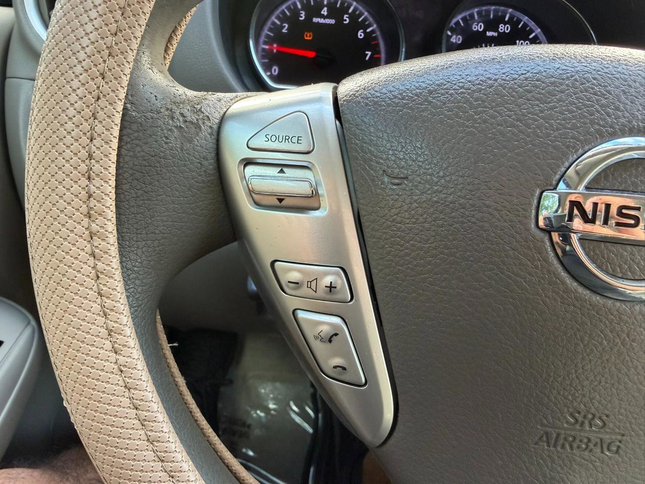 Used 2015 Nissan Versa SV FWD image 28