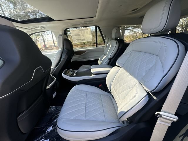 New 2026 Lincoln Navigator Black Label AWD/4WD image 23