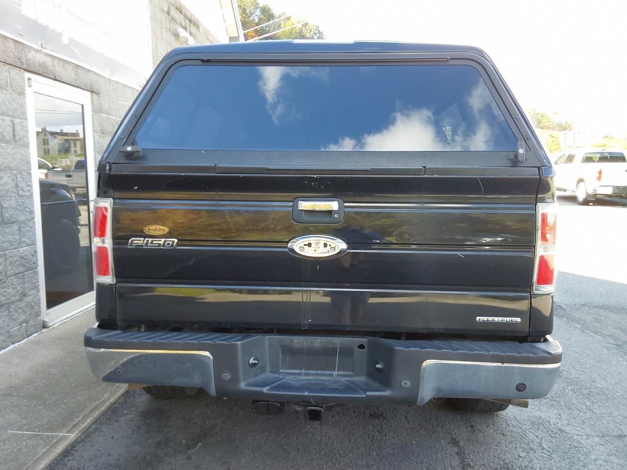 Used 2014 Ford F150 XLT w/ Equipment Group 302A Luxury AWD/4WD image 4