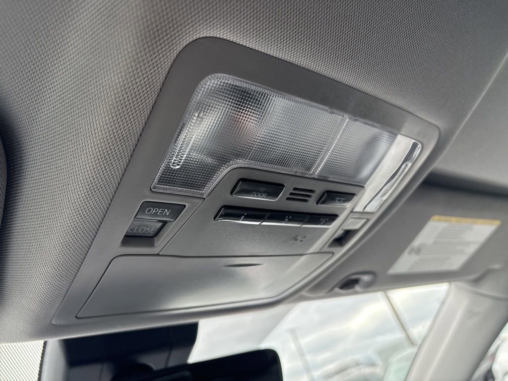 Used 2019 Toyota Highlander XLE image 23