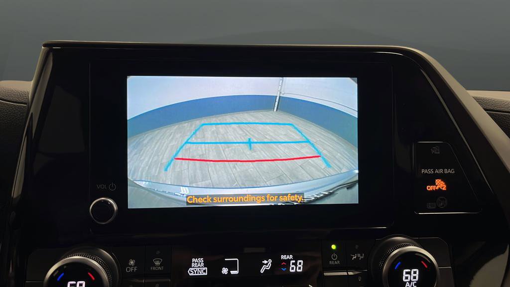 Used 2023 Toyota Highlander LE FWD image 13