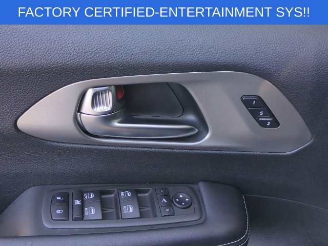 Certified 2023 Chrysler Pacifica Limited w/ Uconnect Theater Family Group FWD image 13