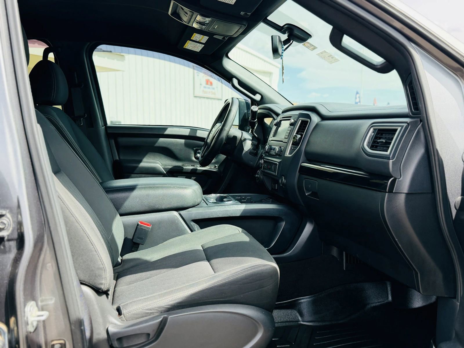 Used 2019 Nissan Titan SV w/ SV Convenience Package AWD/4WD image 20