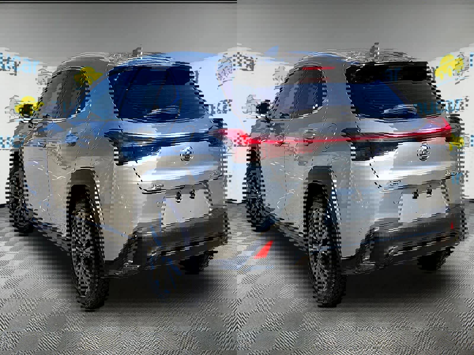 Used 2019 Lexus UX 250h F Sport w/ F Sport Premium Package image 4