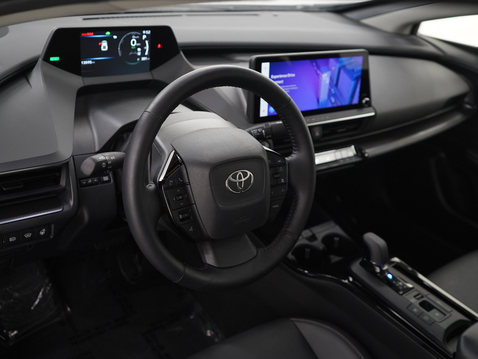 Used 2025 Toyota Prius AWD image 20