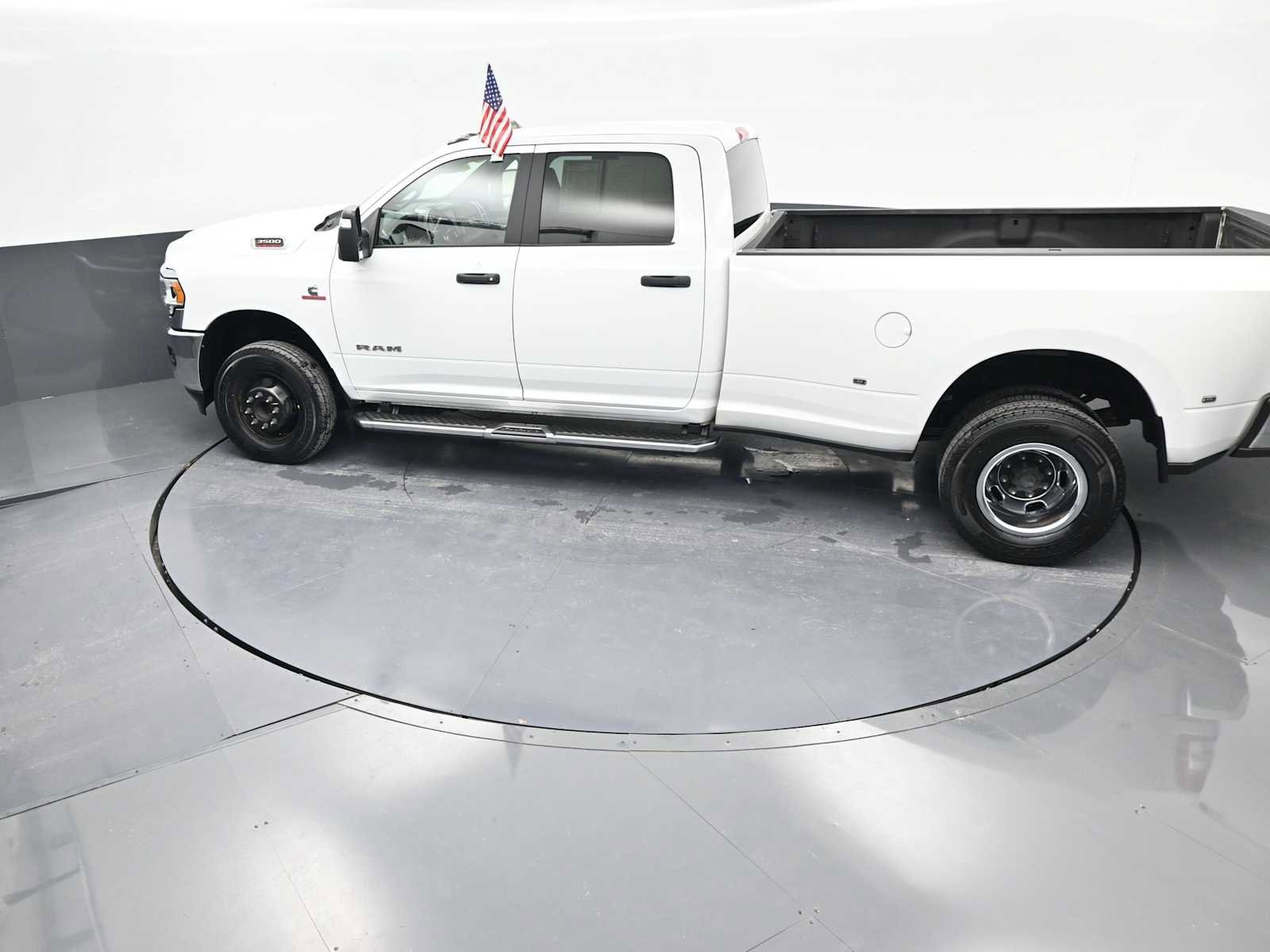 Used 2024 RAM 3500 Big Horn image 24