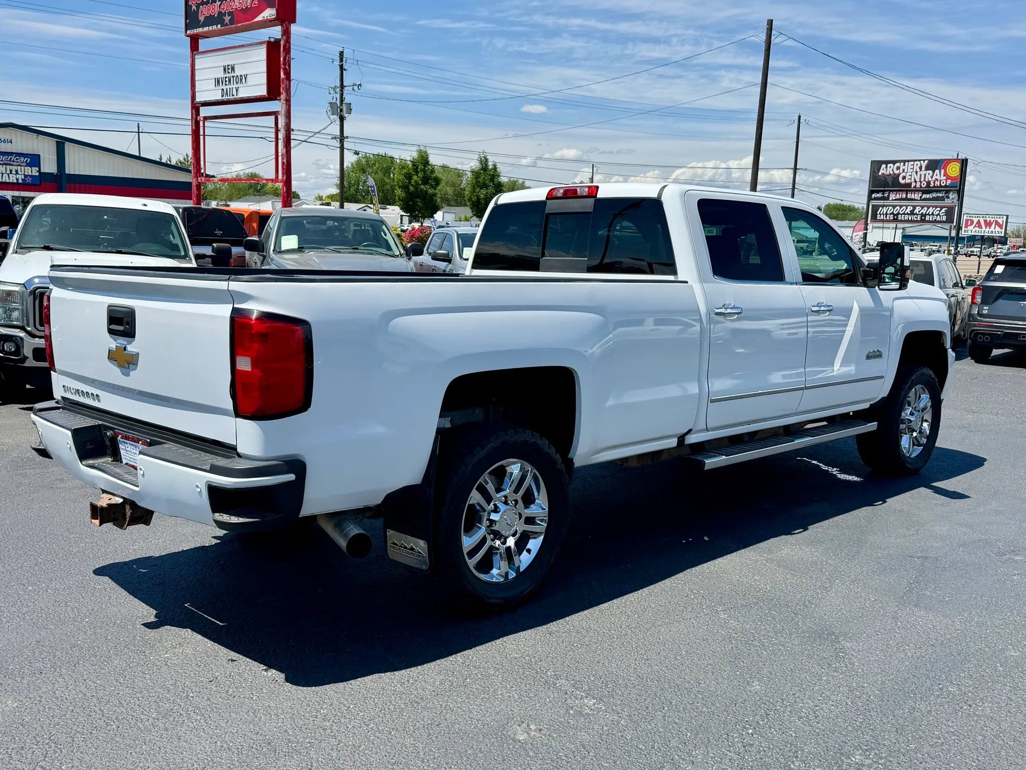 Used 2015 Chevrolet Silverado 2500 High Country w/ Duramax Plus Package AWD/4WD image 5