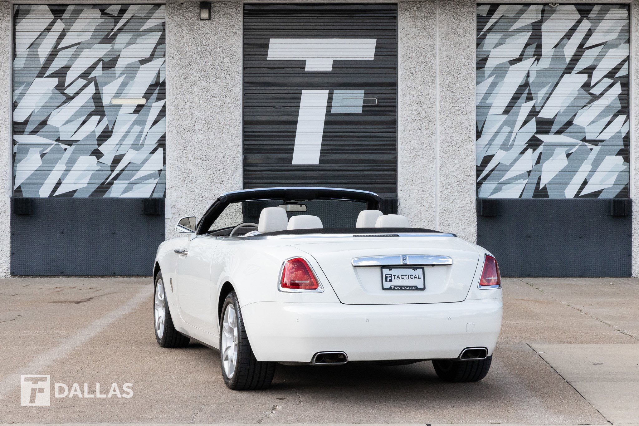 Used 2017 Rolls-Royce Dawn image 14