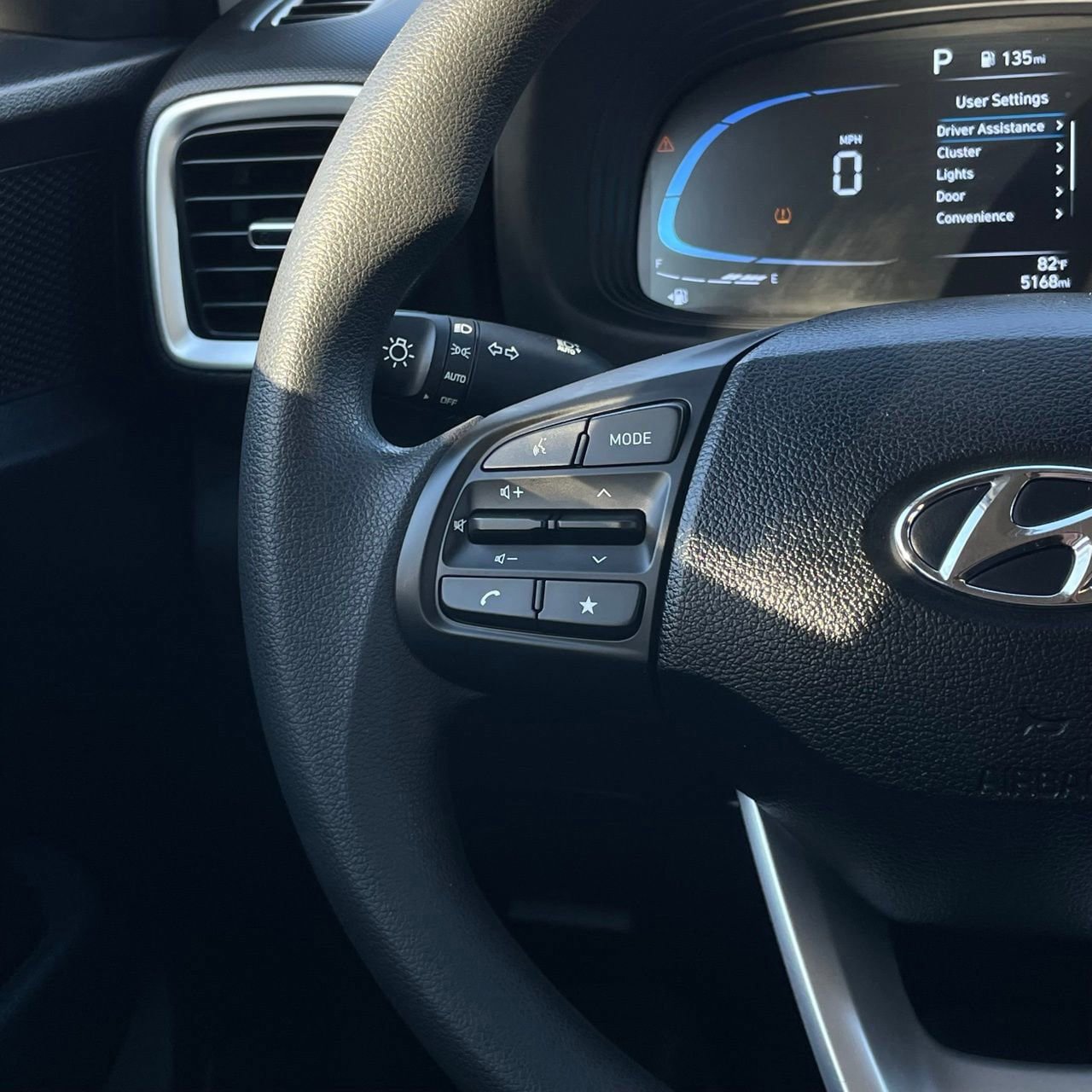 Used 2025 Hyundai Venue SE image 13
