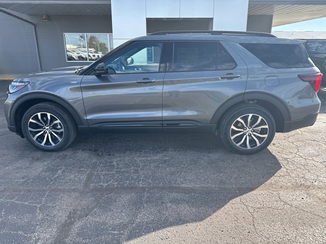 New 2026 Ford Explorer ST-Line image 2