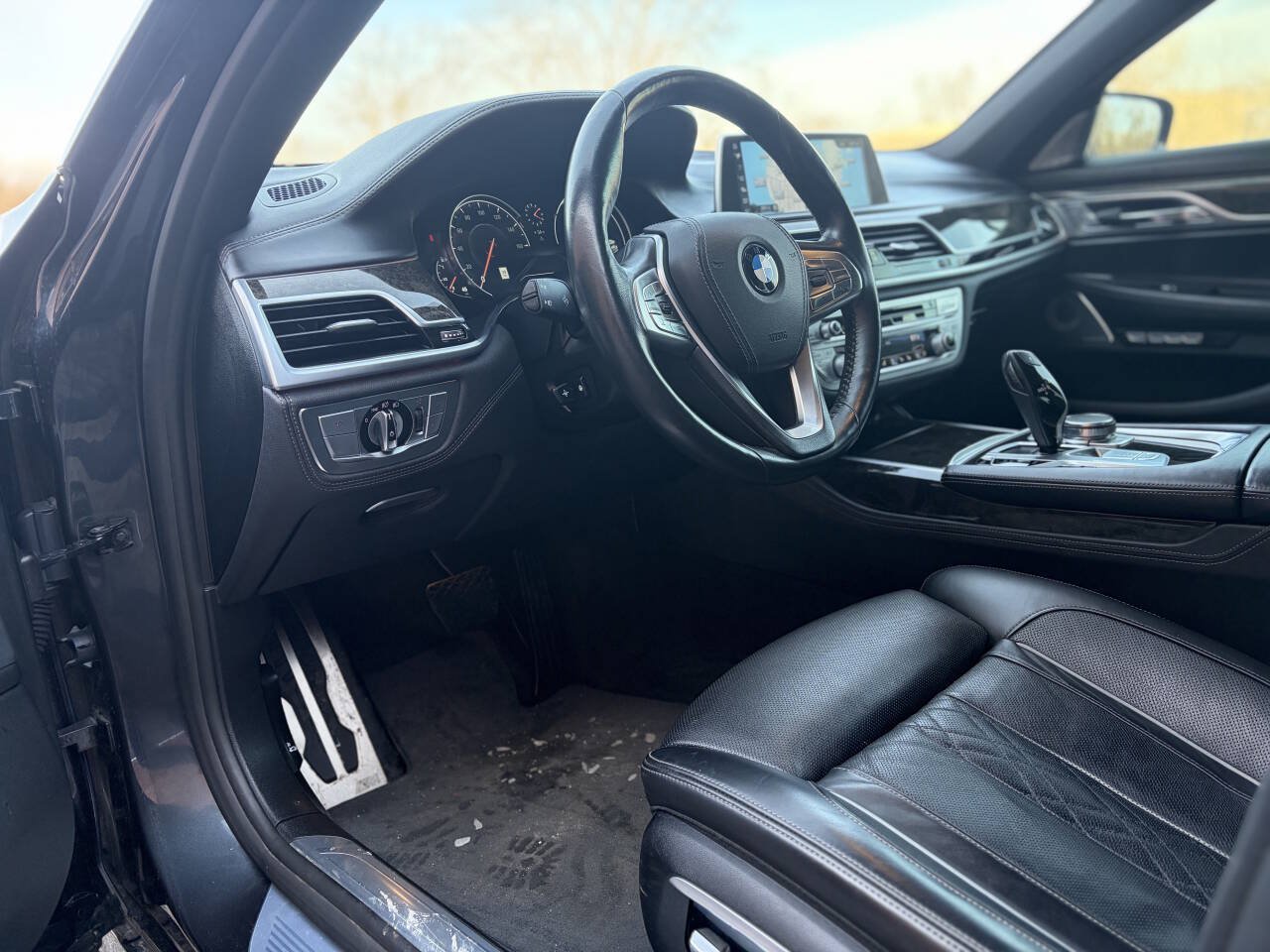 Used 2016 BMW 750i xDrive AWD/4WD image 12