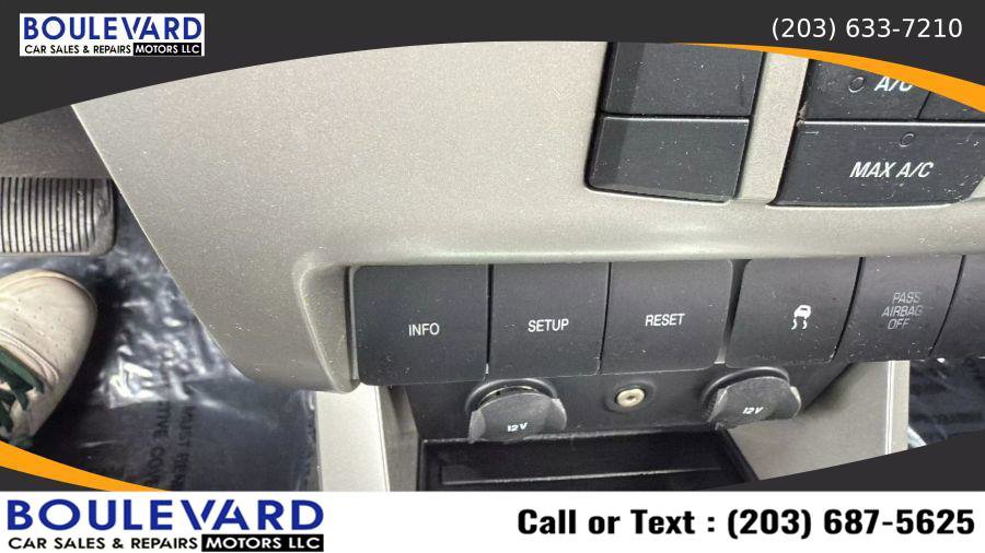 Used 2010 Ford Focus SE image 16