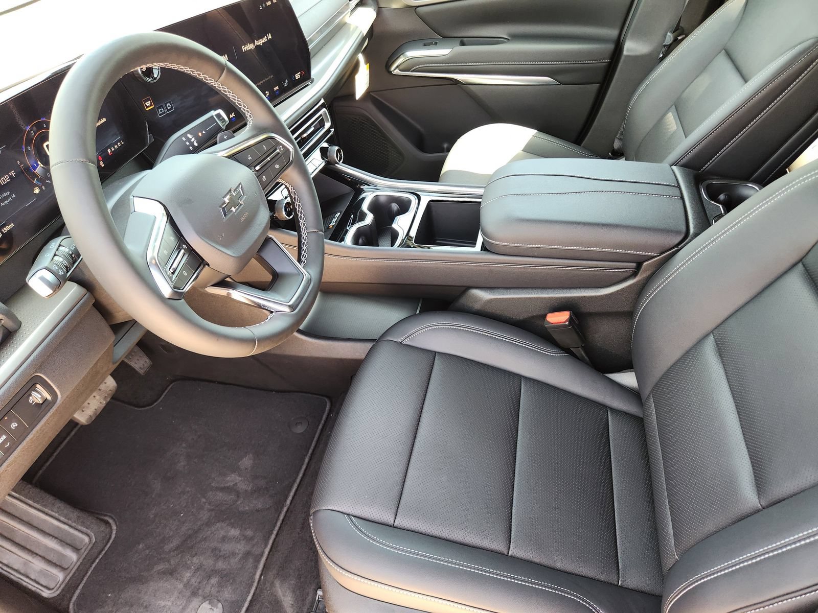 New 2026 Chevrolet Traverse LT w/ Midnight/Sport Edition FWD image 13