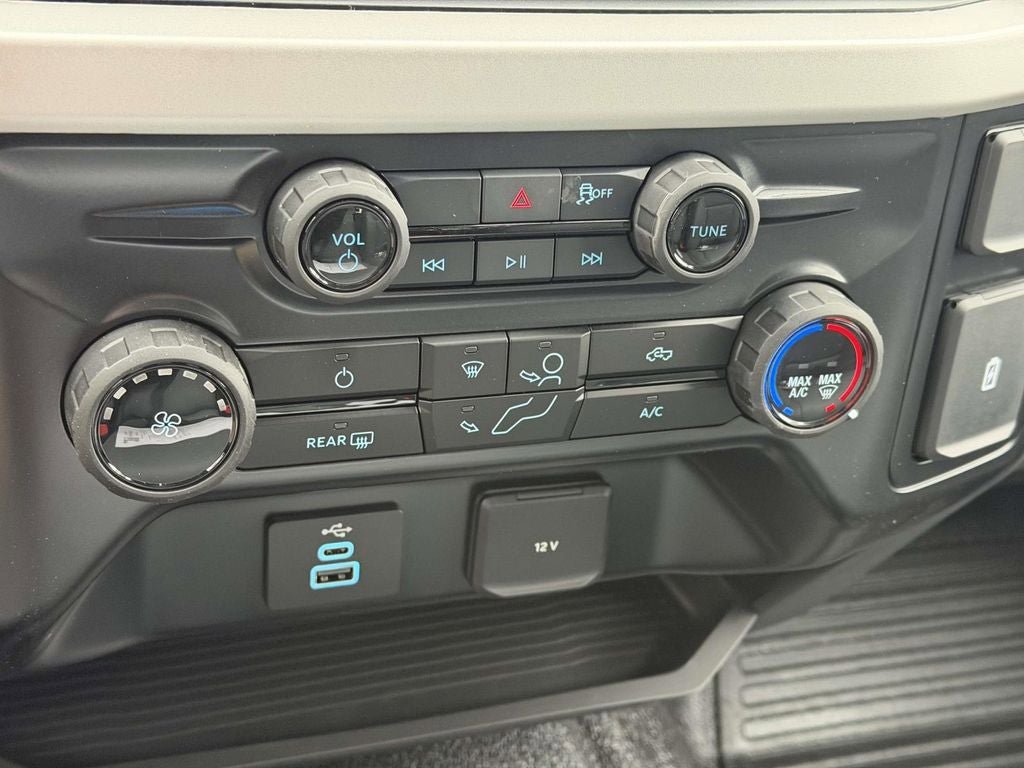 New 2026 Ford F550 4x4 Supercab Super Duty image 12