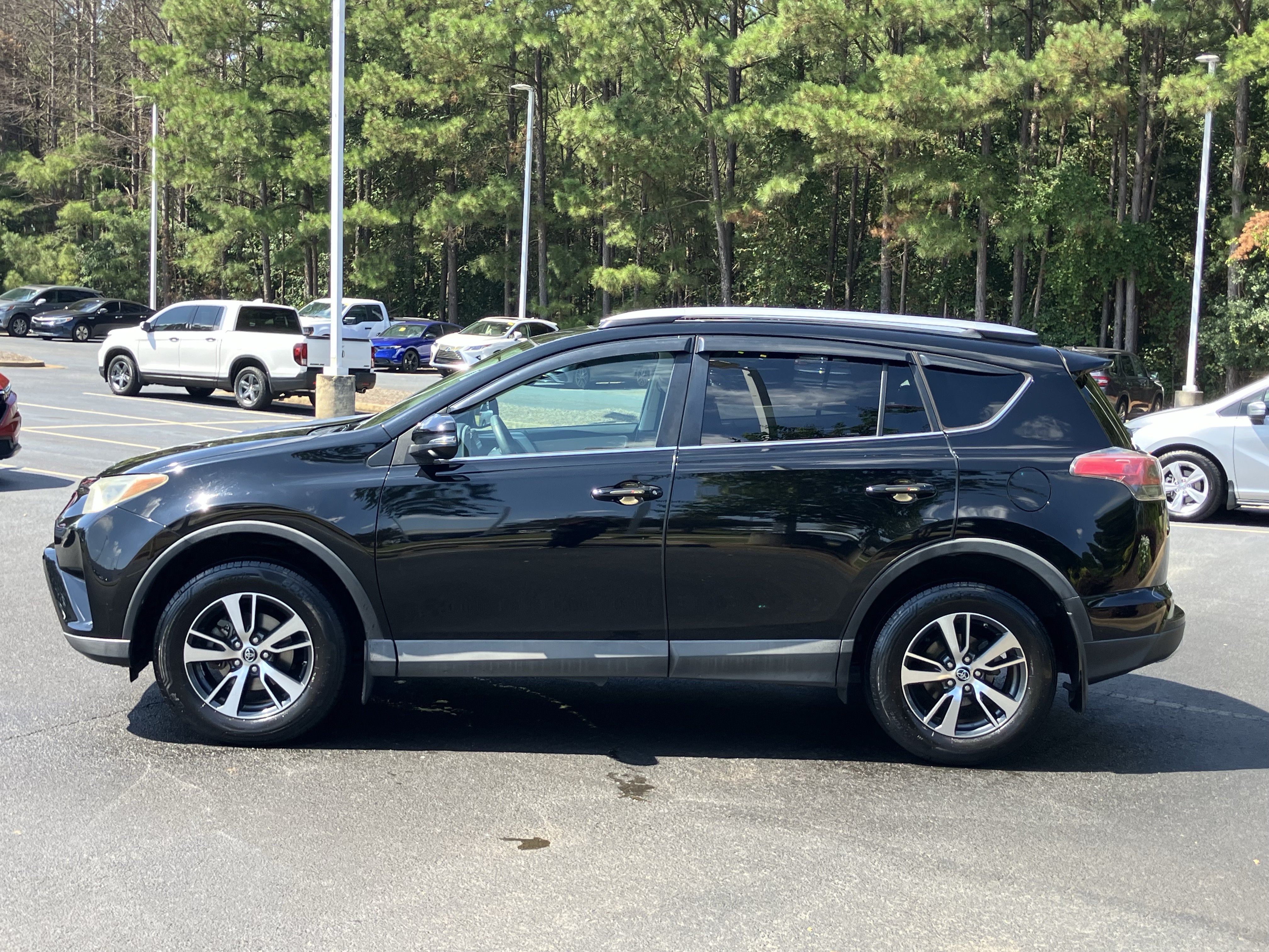 Used 2016 Toyota RAV4 XLE FWD image 7