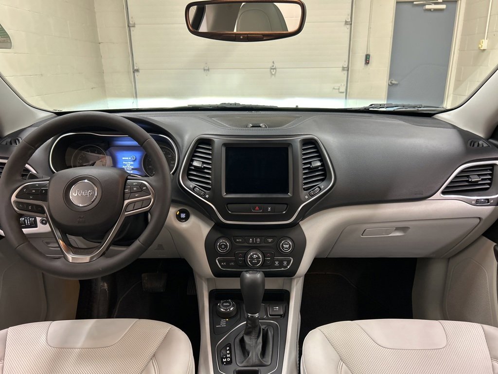 Used 2022 Jeep Cherokee Latitude Lux w/ Sun & Sound Group image 17