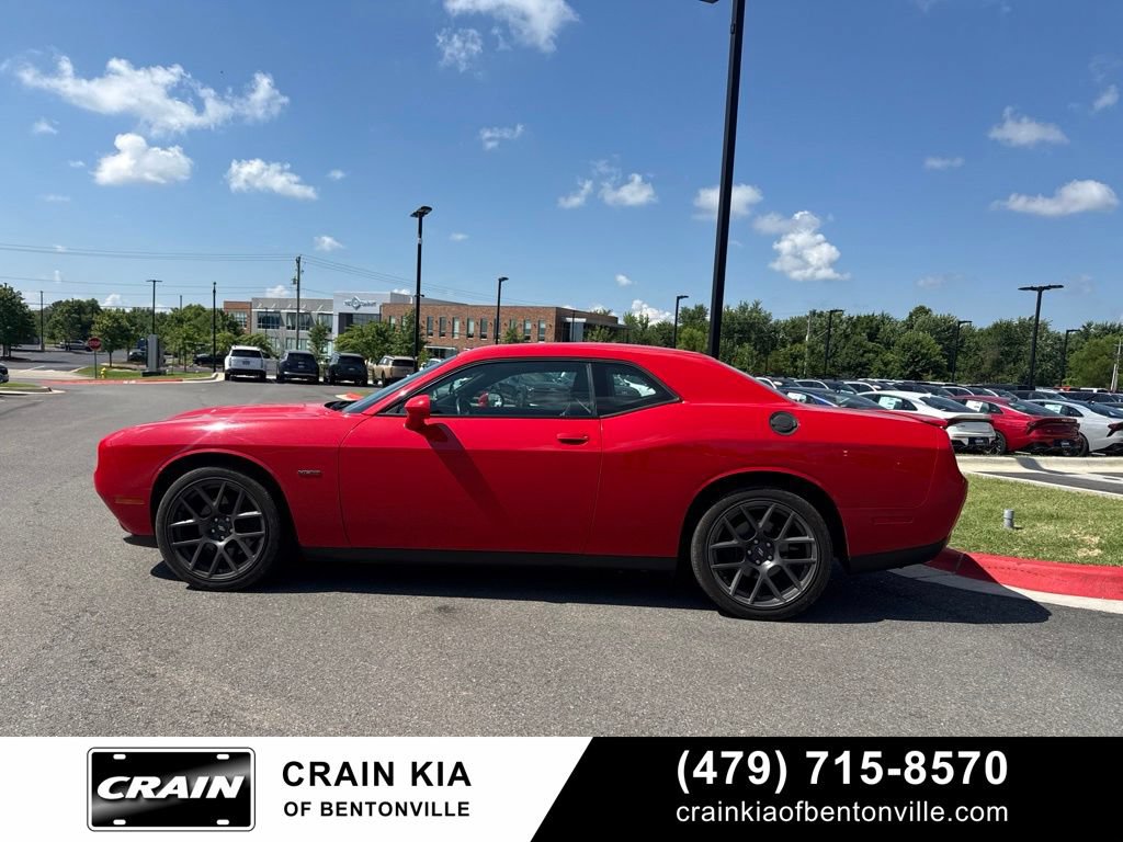 Used 2017 Dodge Challenger R/T w/ Driver Convenience Group RWD image 7