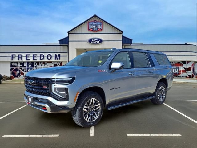 Used 2025 Chevrolet Suburban Z71 AWD/4WD image 3