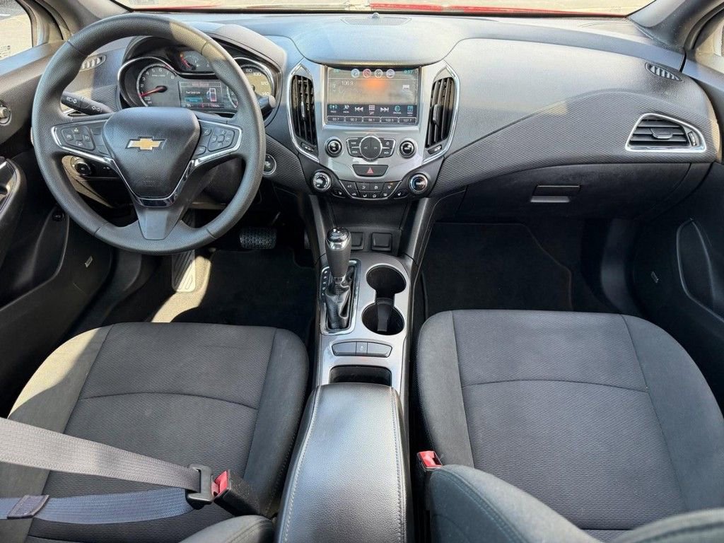 Used 2017 Chevrolet Cruze LT w/ Sun And Sound Package FWD image 9