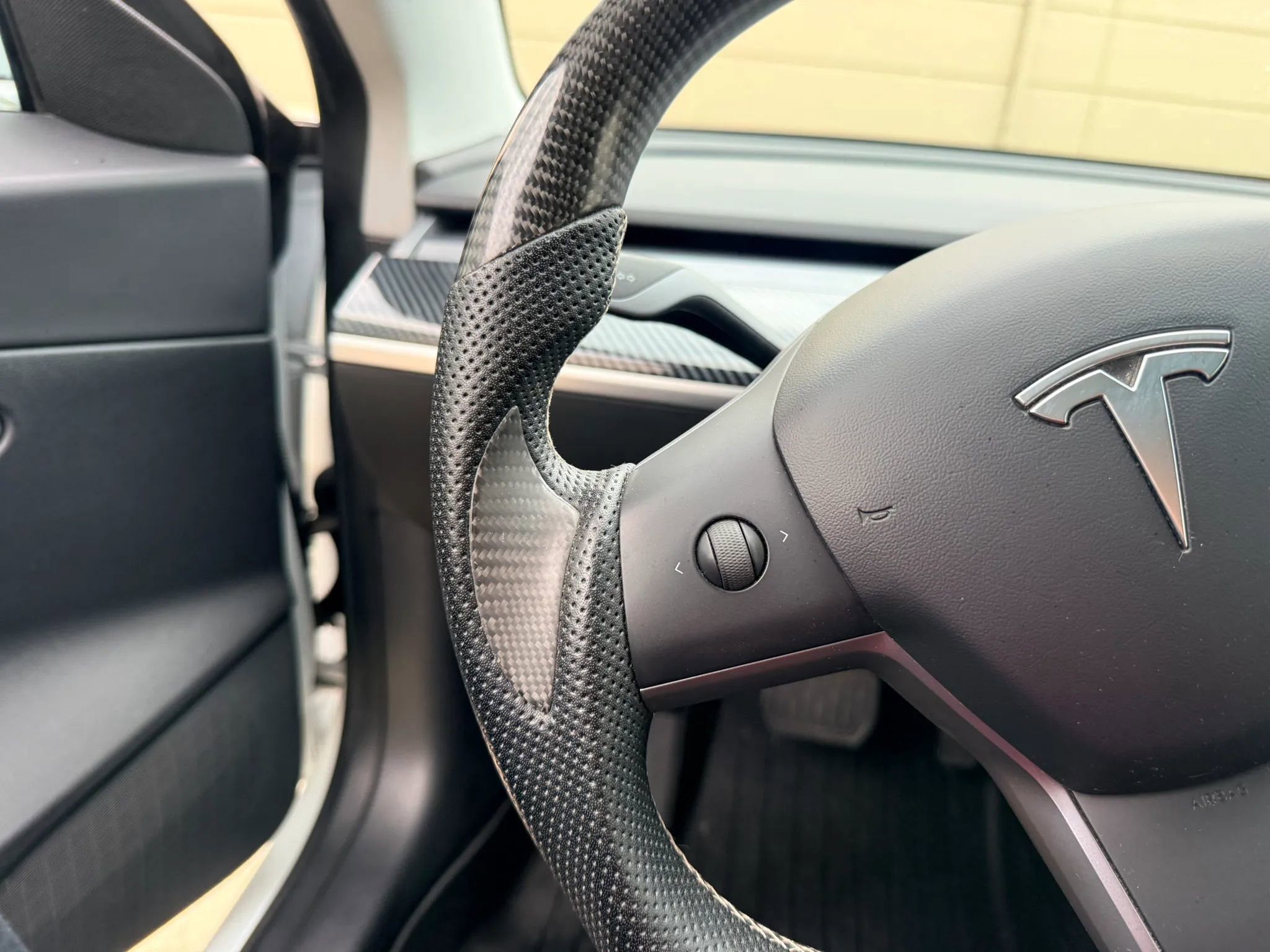 Used 2020 Tesla Model 3 Standard Range RWD image 25
