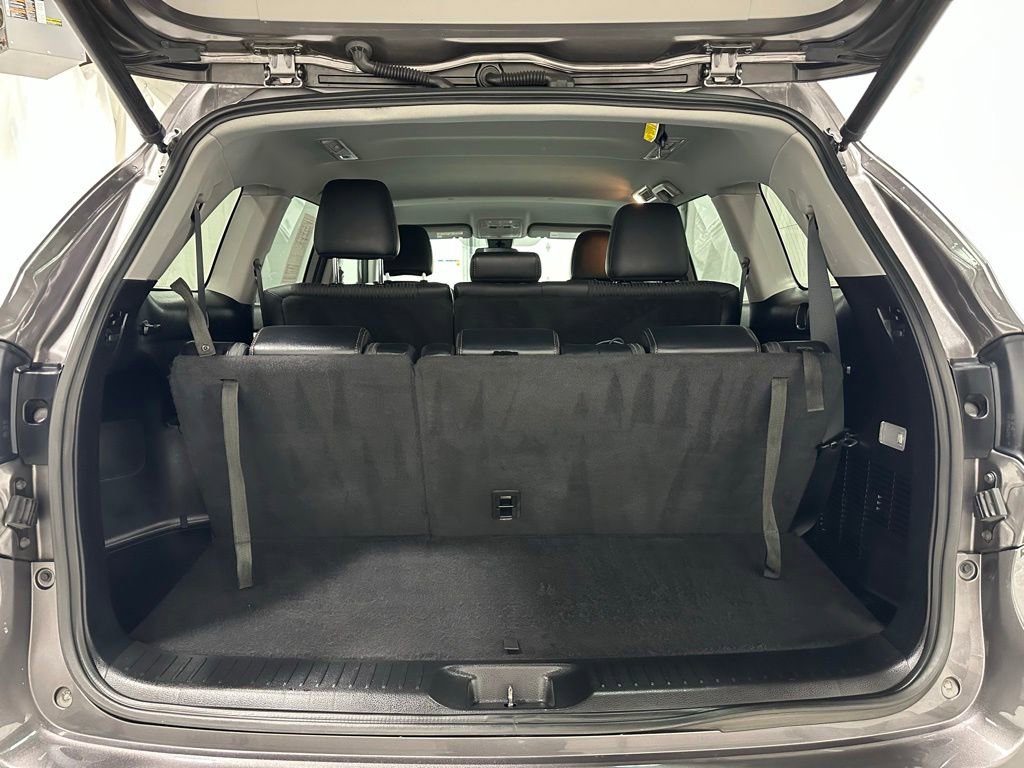 Used 2018 Toyota Highlander Plus w/ Carpet Mat Package (TMS) AWD/4WD image 44