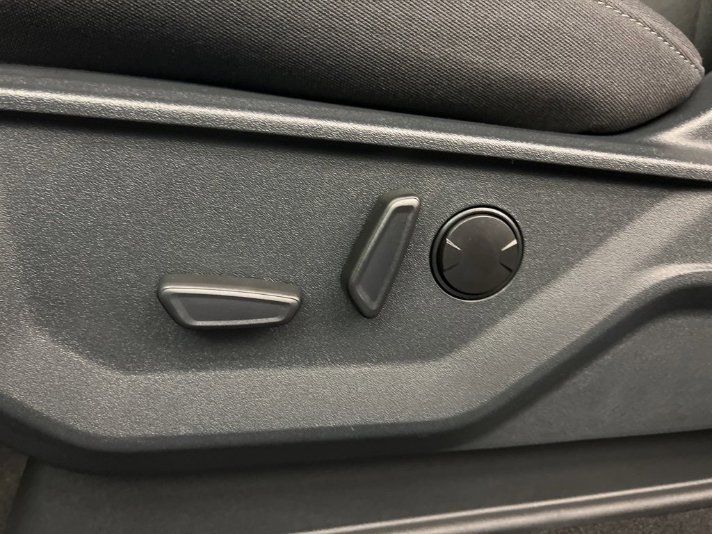 New 2025 Ford F150 XLT w/ Equipment Group 302A MID image 30